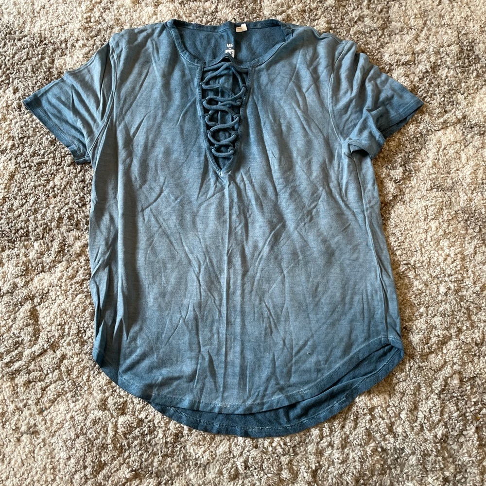 Blue T-shirt with tie accent front